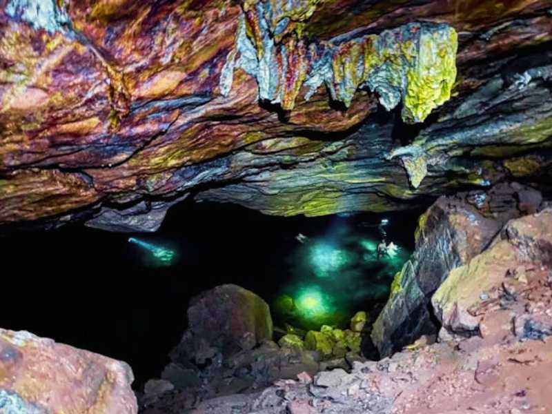 El Misterio del Estanque Azul en Sri Lanka 5 Nildiya (2)