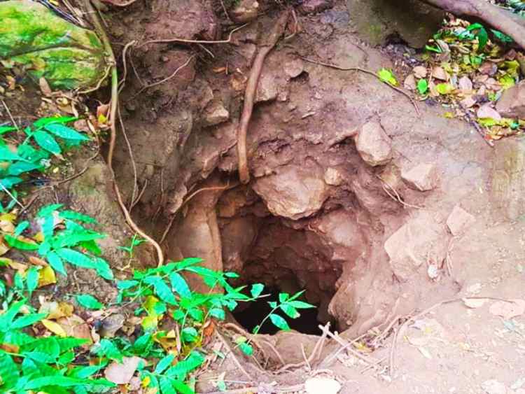El Misterio del Estanque Azul en Sri Lanka 2 Nildiya (3)