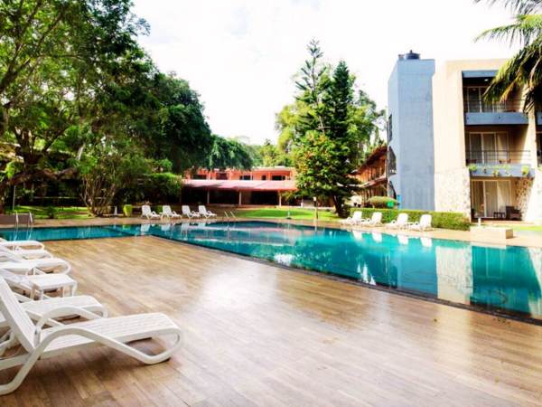 Hoteles y complejos turísticos estándar en Sri Lanka 8 Miridiya Lake